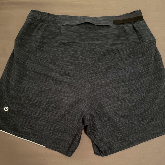 lululemon mens SURGE shorts 6” medium - Picture 2 of 2
